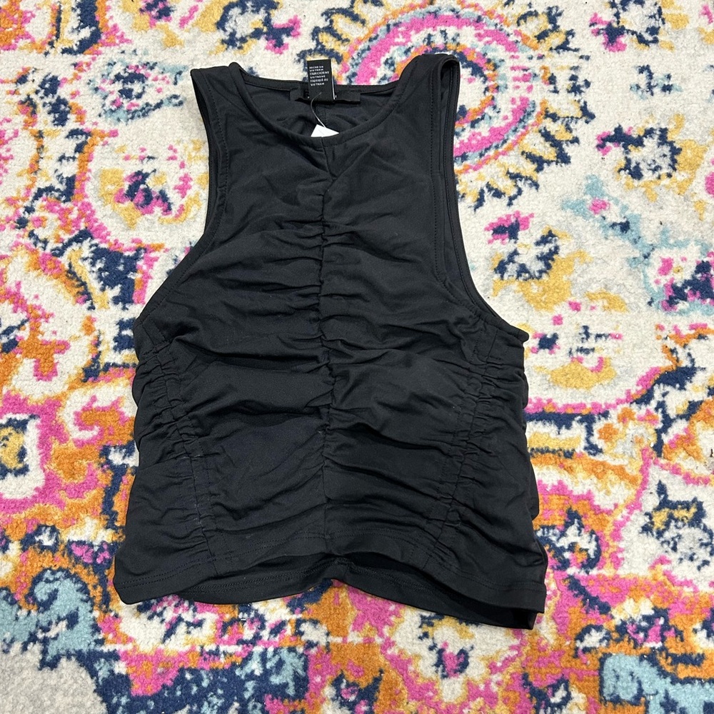 NWT Forever 21 Black Cropped Cinch Scrunch Going Out Top